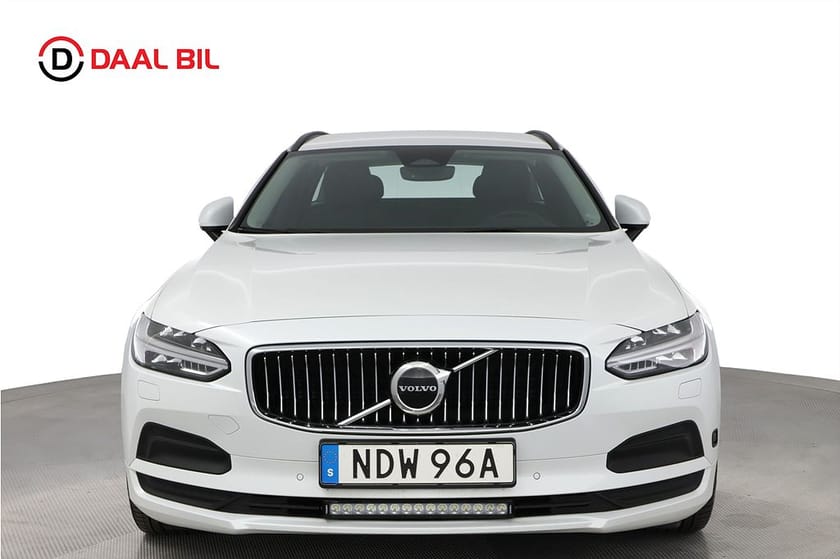 Bild 3 av Volvo V90 B4 AWD 197HK CORE DRAGKROK VÄRMARE B-KAMERA NAVIGATION