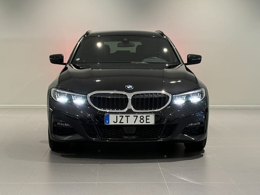 Bild 2 av BMW 330e xDrive Touring M Sport Drag Adpt Farth HiFi Backkamera