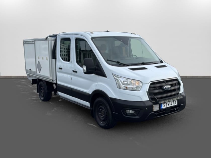 Bild 2 av Ford Transit 350 Chassi Dubbelhytt Kåpa, V-hjul, mycket utrustning