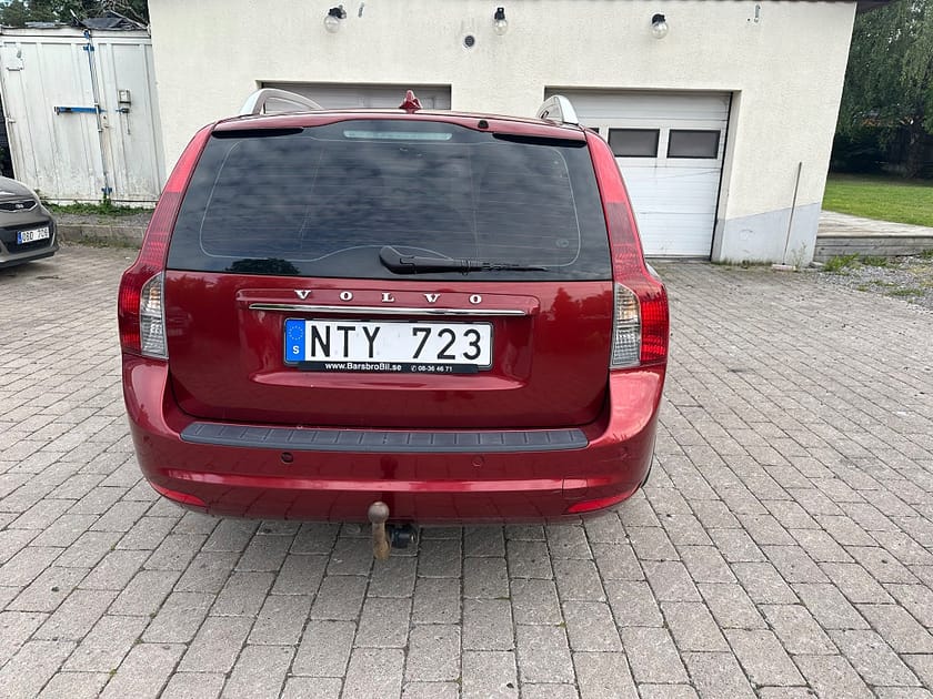 Bild 5 av Volvo V50 D2 Momentum Euro 5/dragkrok/skinn/Ett års garanti