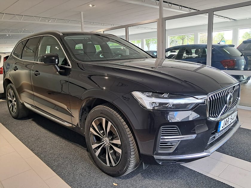 Bild 2 av Volvo XC60 T6 Recharge Core Bright plug in AWD 350HK 4x4 Panorama