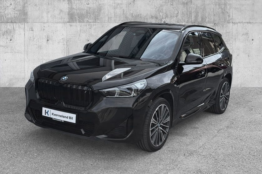 Bilde 1 av BMW iX1 xDrive30 M-Sport, Panorama, Hengerfeste