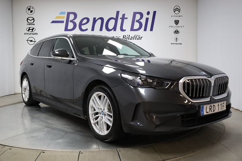 Bild 1 av BMW 530e xDrive Touring | Dragkrok | Fartpilot | 19"| HK | Drag