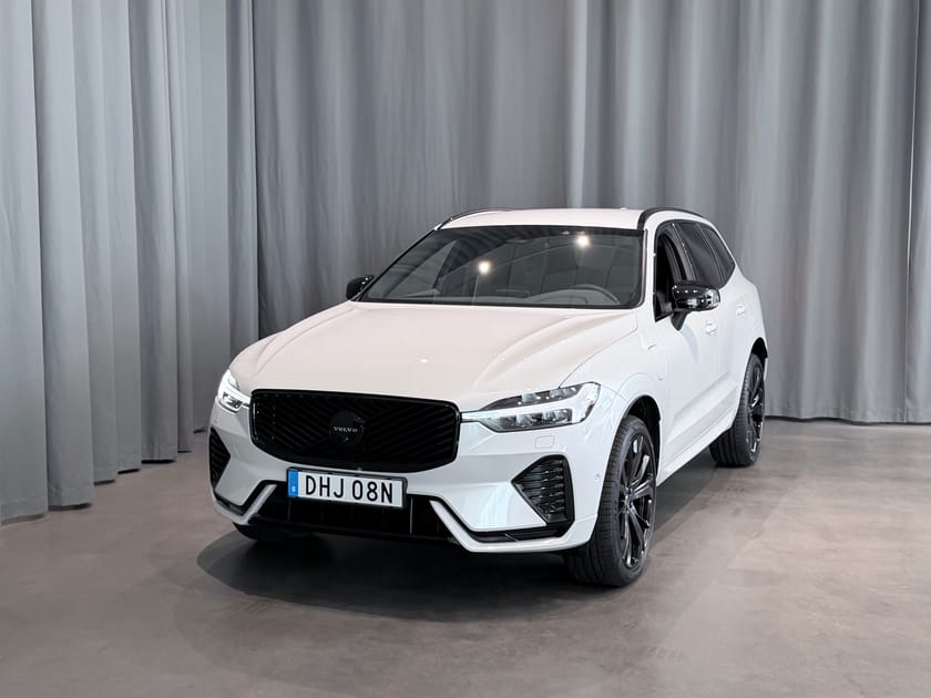 Bild 1 av Volvo XC60 T6 Plus Black Nordic Edition Lagerbil Redo För Omg Leverans