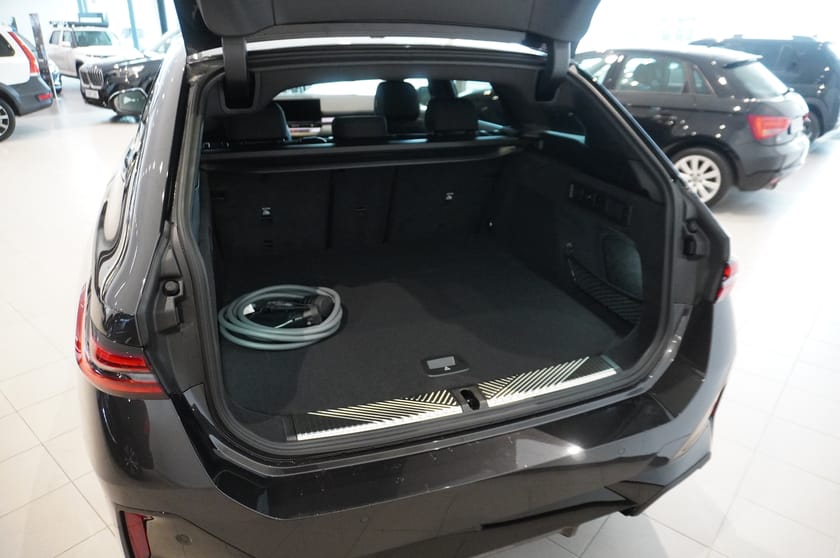 Bild 5 av BMW i5 xDrive40 Touring M-Sport Pro Business DAP Drag HUD hk