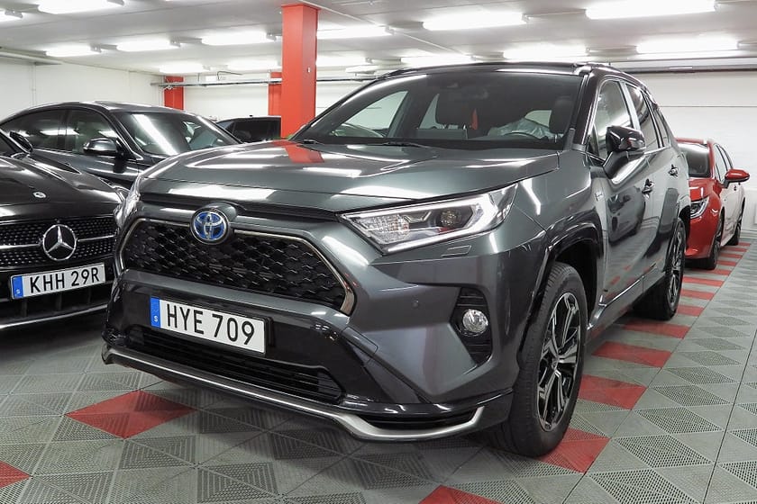 Bild 2 av Toyota RAV4 Laddhybrid Plug-in Hybrid E-CVT Style JBL SoV Hjul Panorama Drag