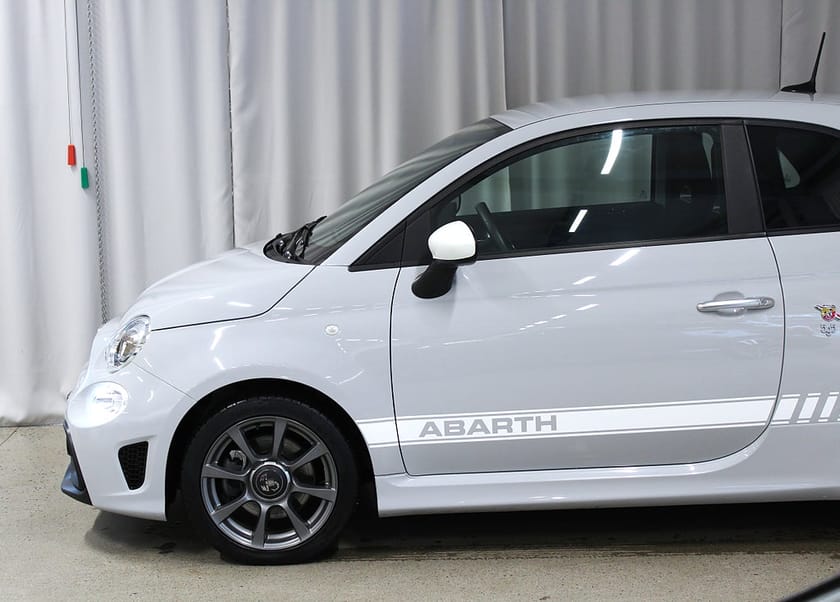 Bild 4 av Abarth 595 1.4 T-JET 145hk, Nardogrå, S&V-hjul, 3,99% Ränta