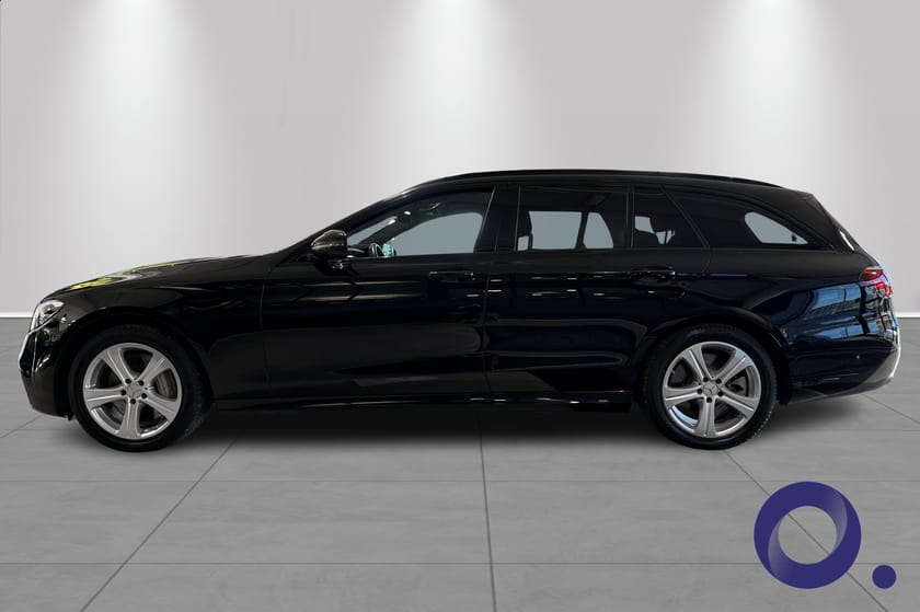 Bilde 3 av Mercedes-Benz E 300 T de 4MATIC 300de Plug-In AMG || Nattpakke || Distronic Plus