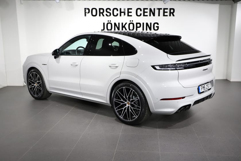 Bild 3 av Porsche Cayenne E-Hybrid Coupé Coupe Black Edition 470 hk