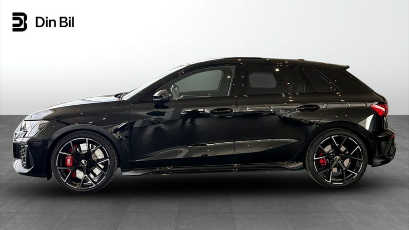 Bild 2 av Audi RS 3 Sportback 2.5 TFSI 400HK quattro / Panorama / RS-avgas / Son