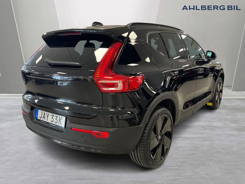 Bild 3 av Volvo EX40 Single Motor Extended Range M R Plus Black Edt ⚪️ Parkeringskamera 360, Dragkrok Halvautomatisk, Google Maps, Apple Carplay