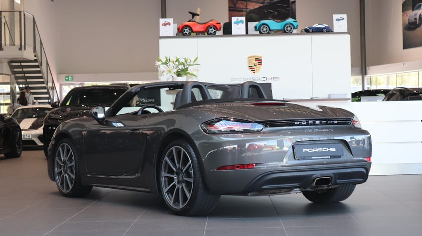 Bild 2 av Porsche 718 Boxster 300 hk PDK / 20" Carrera Classic