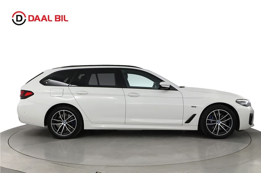 Bild 5 av BMW 530e xDrive Touring 292HK M-SPORT H/K® DRAG P-VÄRM HuD KEYLESS SKINN