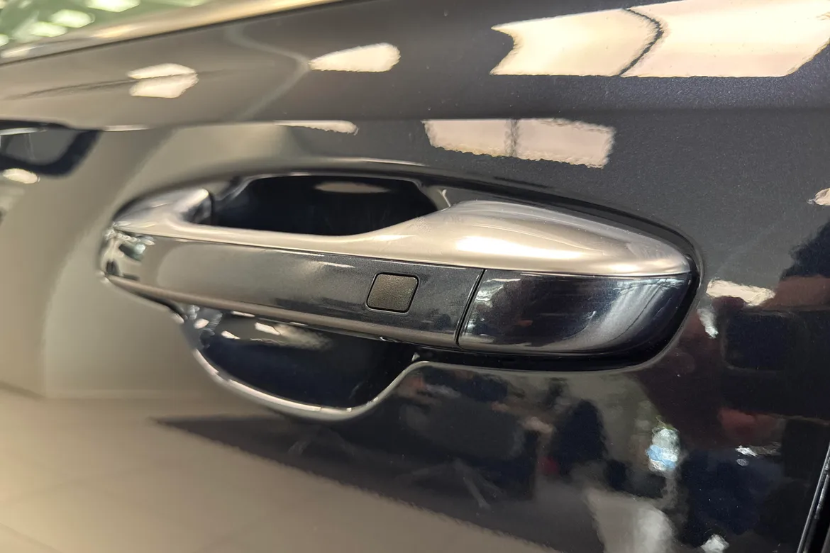picture of a car