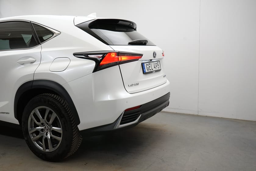 Bild 3 av Lexus NX 300h AWD Executive, Glastak, Nav