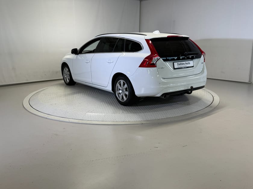 Bilde 4 av Volvo V60 D4 163 HK Aut. Cruise/Krok/Kamera/P-varmer/Delskinn