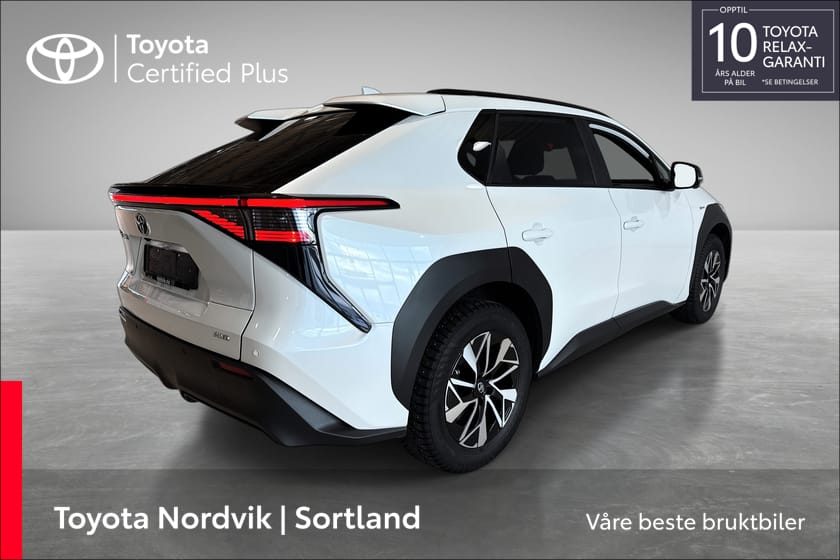 Bilde 5 av Toyota bZ4X Active Tech AWD Pearl White Metallic