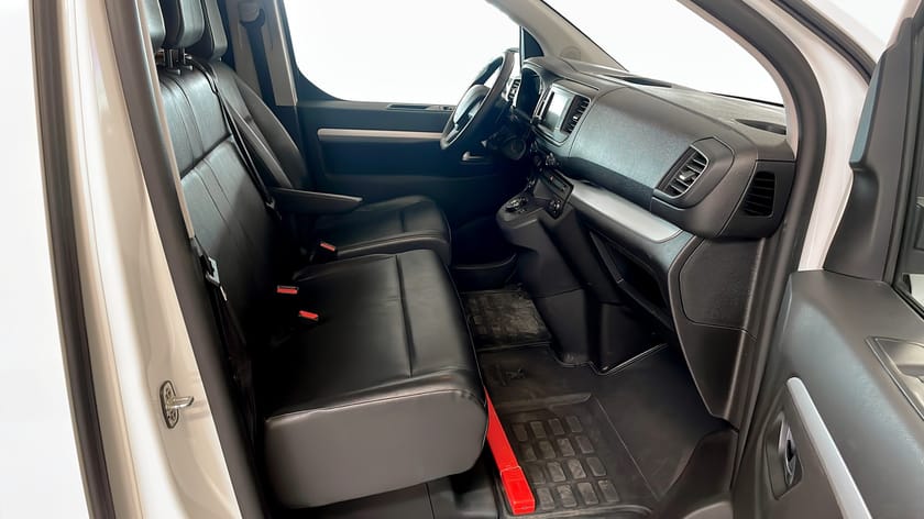 Bild 3 av Peugeot Traveller 177Hk / Motorvärmare / P-sensorer