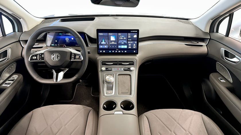 Bild 4 av MG S6 EV Dual Motor LUXURY 77 KWH AWD - LADDKORT 15 000KR