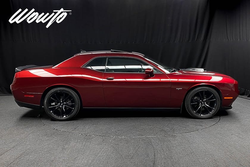 Bild 3 av Dodge Challenger R/T 5.7 V8 Hemi 381HK Shaker /Alpine /4.95%