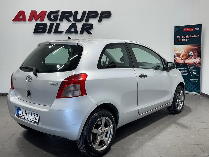 Bild 4 av Toyota Yaris 3-dörrar 1.0 VVT-i Euro 4 Ny besiktigad!