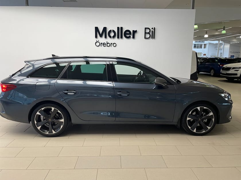 Bild 4 av CUPRA Leon Sportstourer 1.5 eTSI DSG 150HK|B-kamera|drag