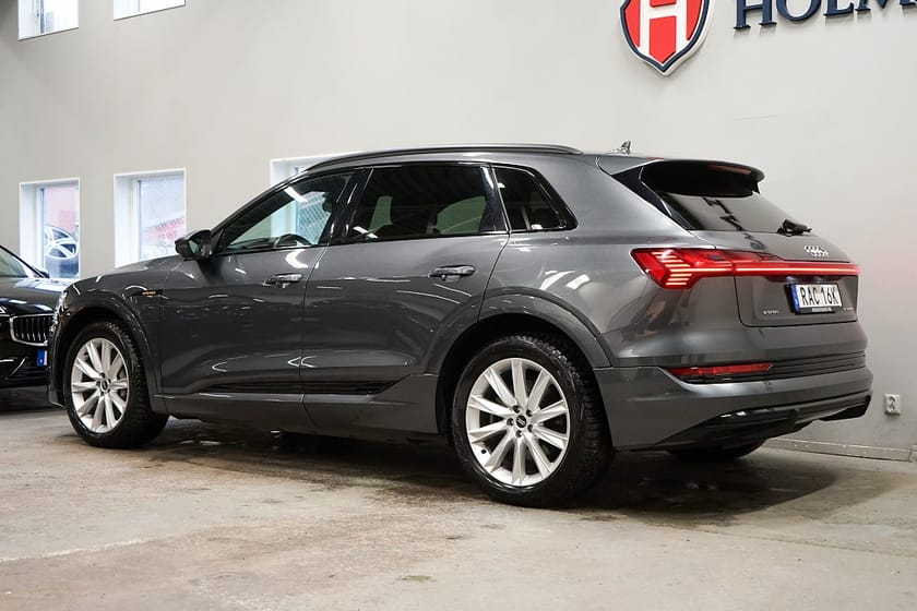 Bild 4 av Audi e-tron 55 quattro 408hk S Line Pano Drag B&O 3D El-stol