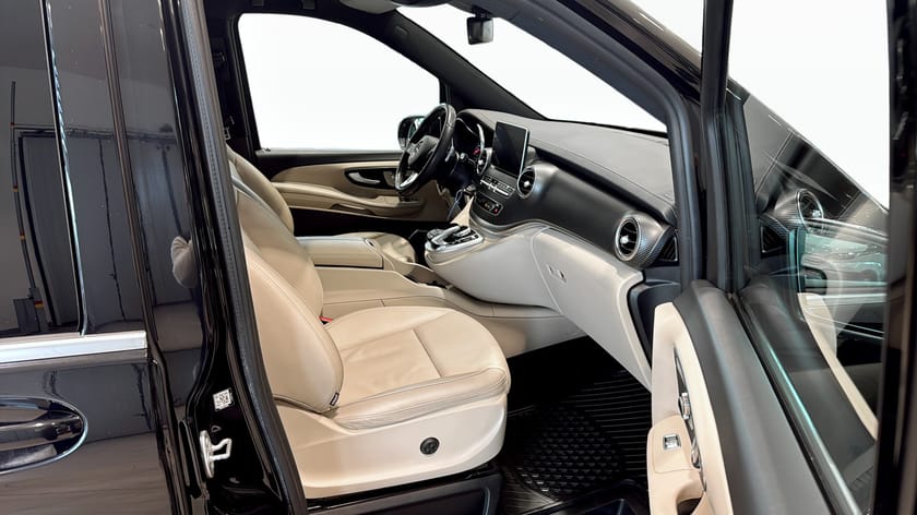 Bild 3 av Mercedes-Benz V 250d 4MATIC 3.1t 250 D AVANTGARDE EDITION LÅNG