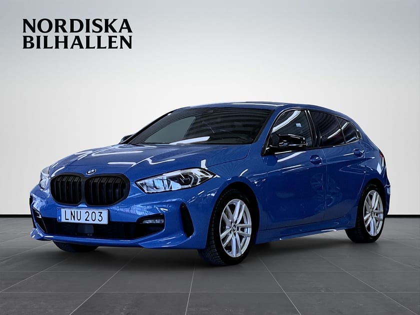 Bild 3 av BMW 118i Steptronic M Sport Nyservad GPS P-sensorer Bluetooth