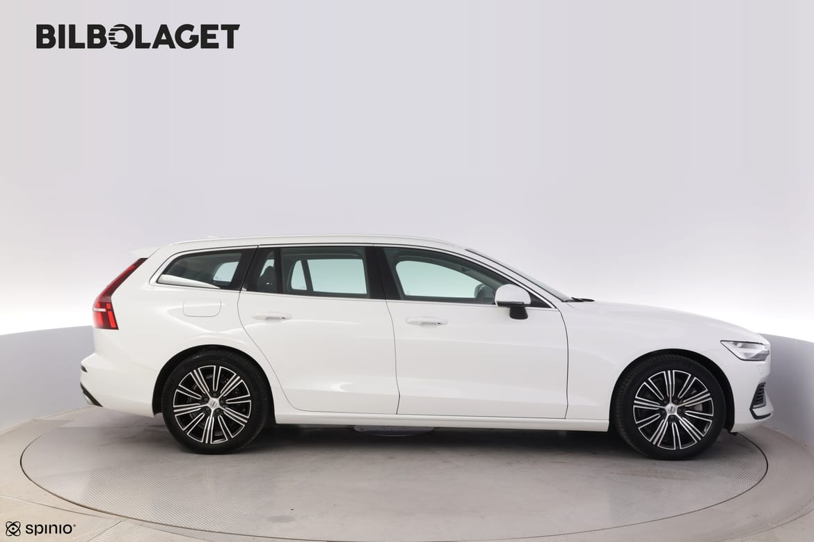 Volvo V60 2022 - miniatyr 2