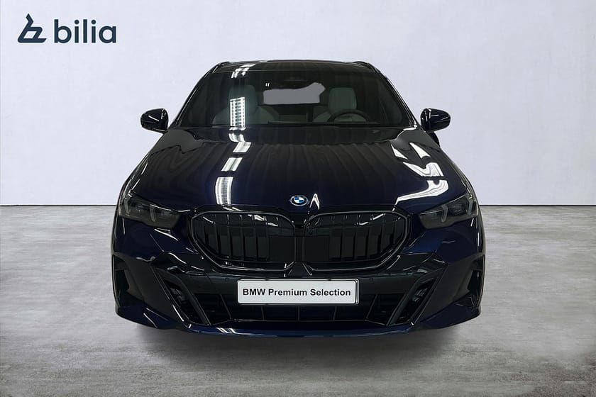 Bild 5 av BMW 550e xDrive Touring 550 M-Sport Pro | DEMOBIL | Drag | Head-up