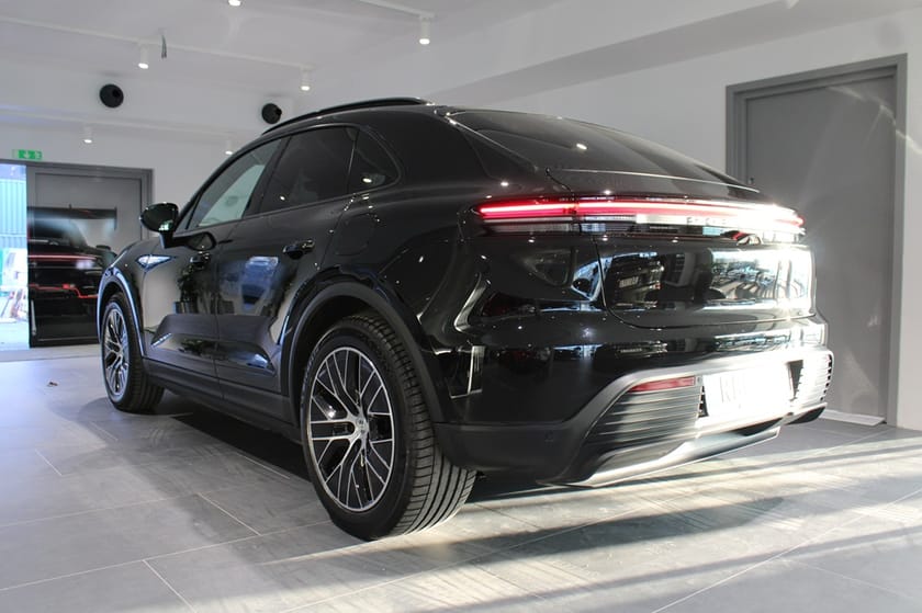 Bild 2 av Porsche Macan Electric 