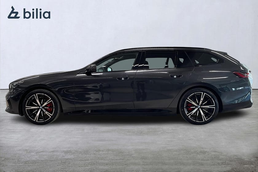 Bild 3 av BMW i5 xDrive40 Touring xDrive 40 M-Sport Pro | DEMOBIL | Drag | B&W | 360 kam.