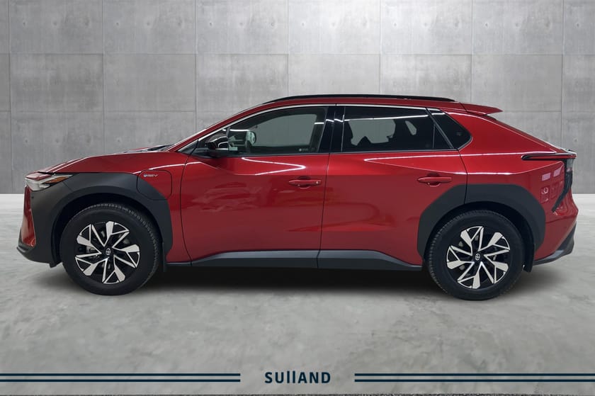 Bilde 2 av Toyota bZ4X AWD - Executive/LAV KM 1 Eier