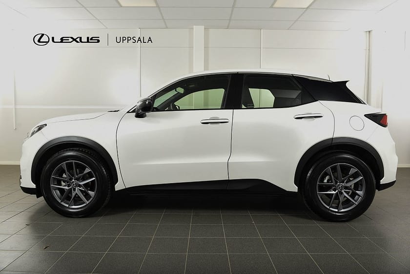 Bild 2 av Lexus LBX 1,5 Elhybrid GPS Vinterhjul Moms