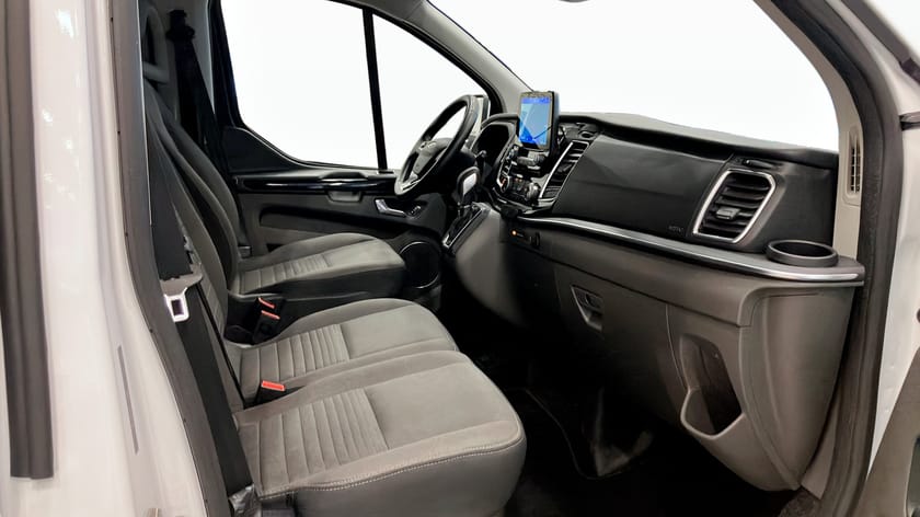 Bild 3 av Ford Tourneo Custom 320 TOURNE L2 TITANIUM