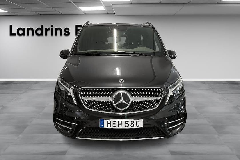 Bild 2 av Mercedes-Benz V 300d 4MATIC 3.2t 300 Lång AMG-Line 7-Sits