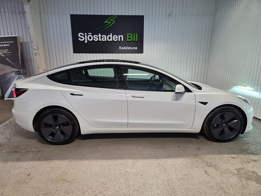 Bild 5 av Tesla Model 3 Standard Range 283 hk Dragkrok Autopilot