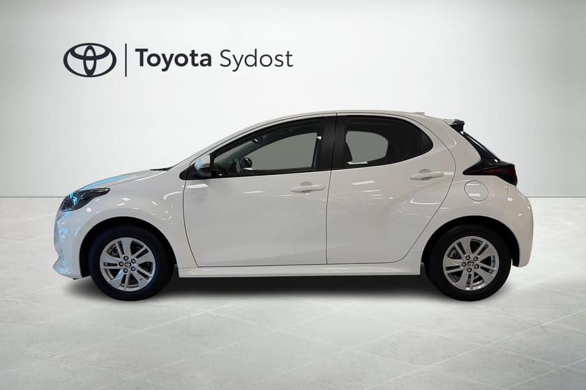 Bild 3 av Toyota Yaris Hybrid 5d. Active Automat Rattvärme Backkamera Adaptiv farthållare mm.