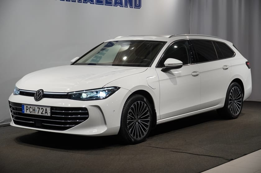 Bild 2 av Volkswagen Passat Variant eHybrid ELEGANCE 272 HK - PANO/DRAG/KAMERA MM!