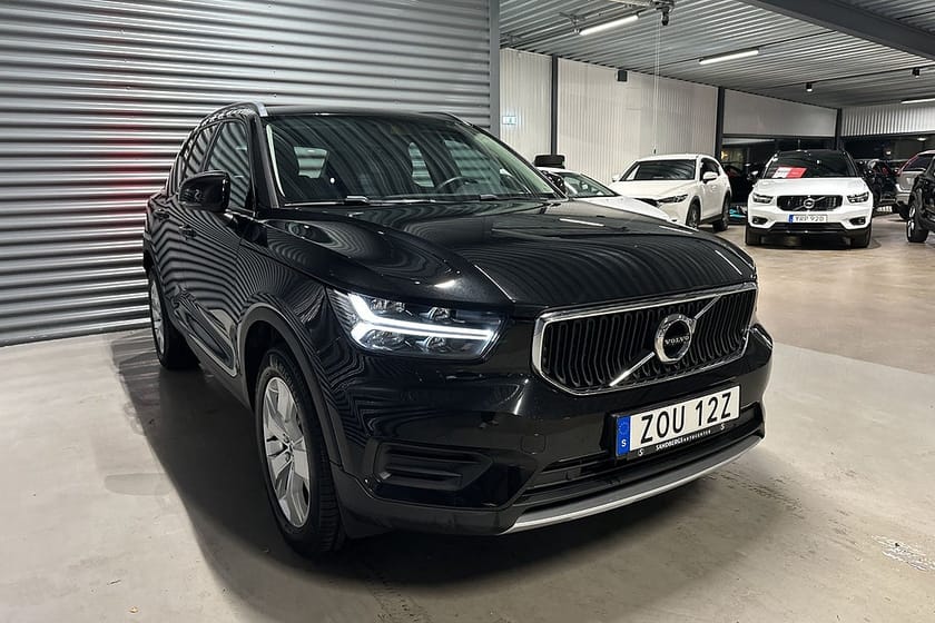 Bild 3 av Volvo XC40 T3 Momentum Backkamera Värmare Navi Keyless Eu6