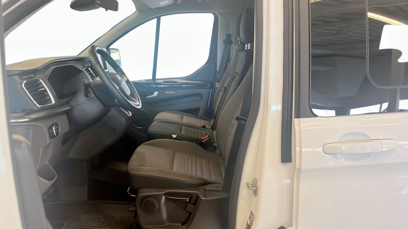 Bild 4 av Ford Tourneo Custom 320 170HK AUT / 9-sits / Värmare