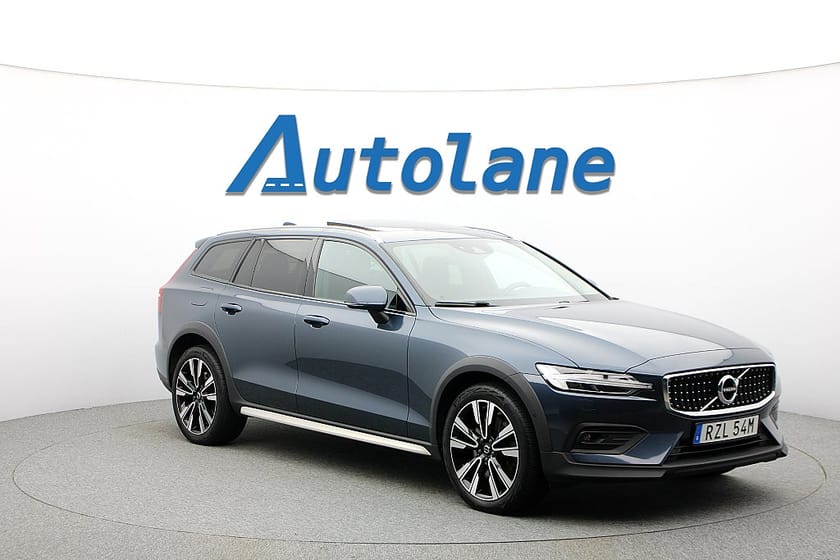 Bild 1 av Volvo V60 Cross Country B4 AWD Panorama, Kamera, Skinn, H/K, 4-zon, Drag 197hk