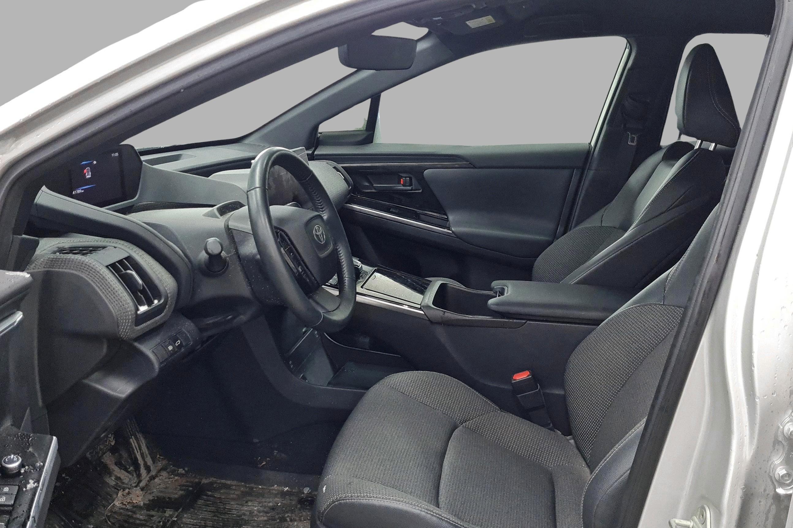 Thumnail bilde 3 av Toyota bZ4X