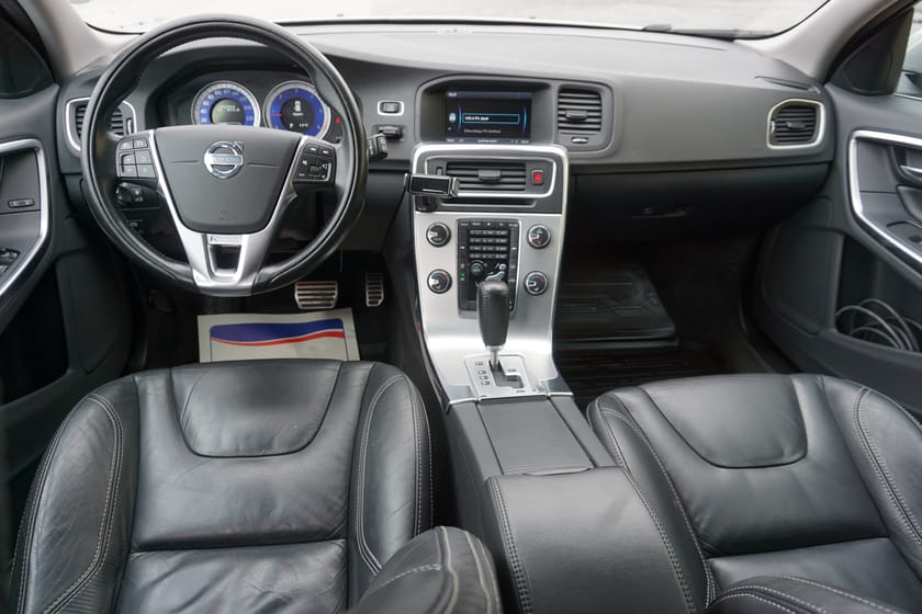 Bild 5 av Volvo V60 D5 AWD Geartronic Momentum, R-Design SoV-hjul