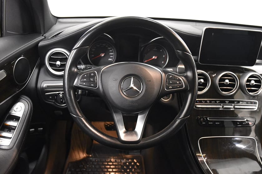 Bild 2 av Mercedes-Benz GLC 220 d 4MATIC Drag D-Värm Navi Nybes