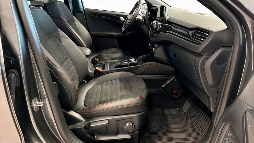 Bild 3 av Ford Kuga Hybrid E85 AWD ST-Line X Dragkrok B&O Head Up-Display