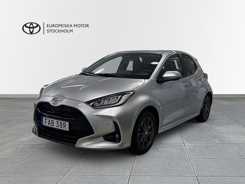 Bild 1 av Toyota Yaris Hybrid 115 1,5 HSD ACTIVE PLUS SÄKERHETSPAKET Vinterhjul