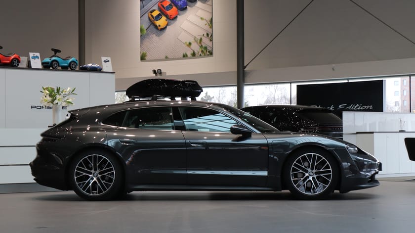 Bild 3 av Porsche Taycan Sport Turismo Head Up Display / Panorama / Luftfjädring