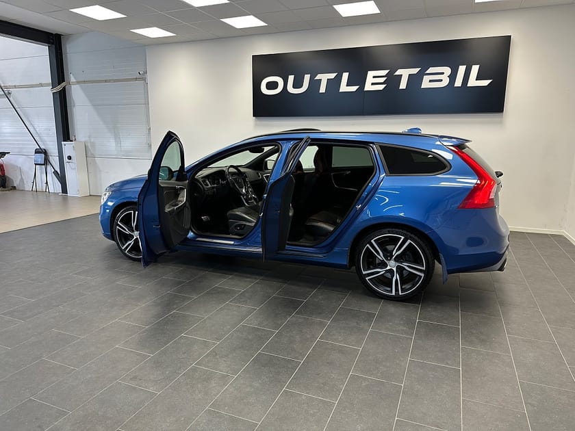 Bild 3 av Volvo V60 D4 Geartronic R-Design Nav Värmare Keyless Taklucka